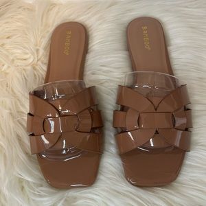 NWT Bamboo Tan Sandals
